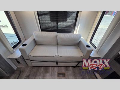 2025 Coachmen RV Catalina Legacy Edition - Photo 8