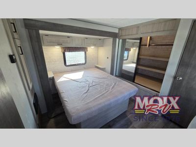 2025 Coachmen RV Catalina Legacy Edition - Photo 18