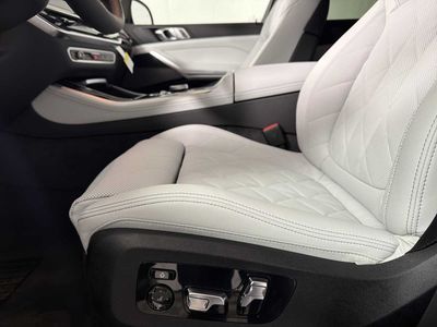 2026 BMW X5 xDrive40i — photo 12 view