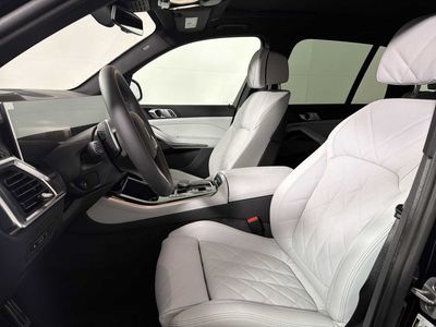 2026 BMW X5 xDrive40i — photo 11 view