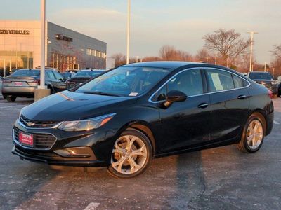 2018 Chevrolet Cruze - Photo 2