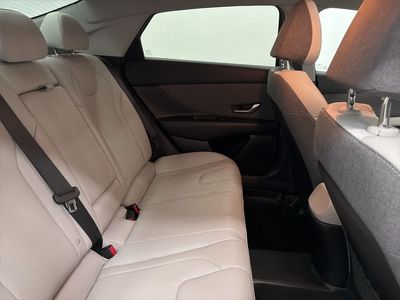 2023 Hyundai Elantra - Photo 27