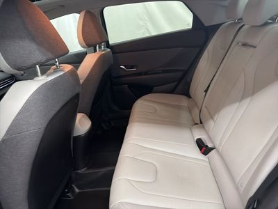 2023 Hyundai Elantra - Photo 21