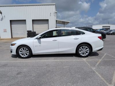 2025 Chevrolet Malibu - Photo 2