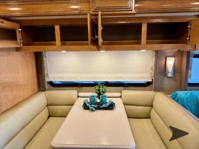 2016 Thor Motor Coach Palazzo — photo 14 view