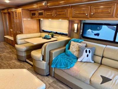 2016 Thor Motor Coach Palazzo — photo 12 view