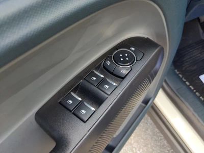 2025 Ford Maverick — photo 17 view