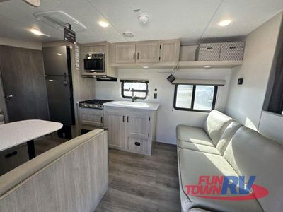 2026 Coachmen RV Catalina Summit Series 8 - Photo 18