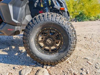 2025 Can-Am Maverick X3 X rs Turbo RR with Smart-Shox Fiery Red & Hyper Silver - Photo 11