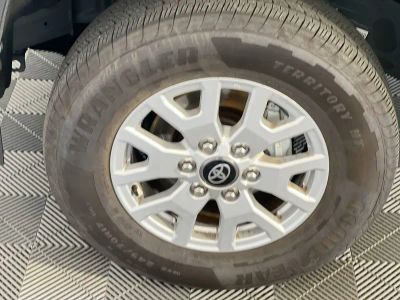2025 Toyota Tacoma 4WD — photo 11 view