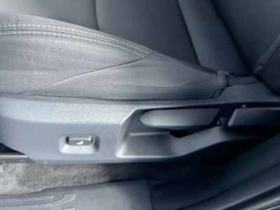 2025 Toyota Tacoma 4WD — photo 13 view