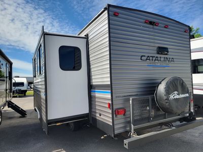2023 Coachmen Catalina Legacy - Photo 4