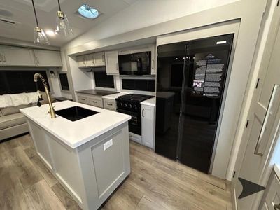 2026 Brinkley Model Z - Photo 9