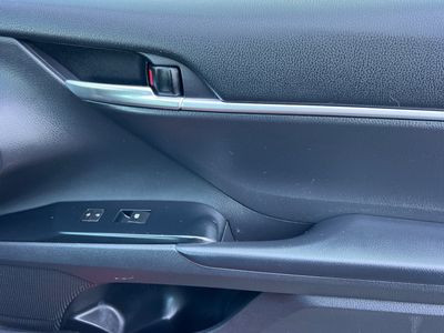 2018 Toyota Camry - Photo 17