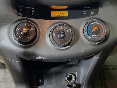 2012 Toyota RAV4 — photo 21 view