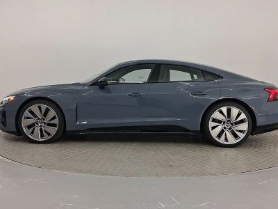 2022 Audi e-tron GT Sedan - Photo 2