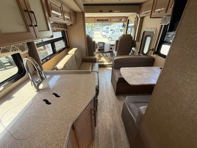 2019 Thor Motor Coach HURRICANE - Photo 16