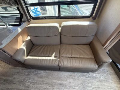 2019 Thor Motor Coach HURRICANE - Photo 4