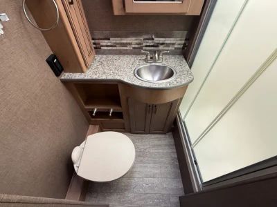 2019 Thor Motor Coach HURRICANE - Photo 11