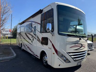 2019 Thor Motor Coach HURRICANE - Photo 1