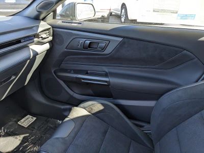 2026 Ford Mustang — photo 18 view