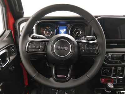 2025 Jeep Wrangler — photo 12 view