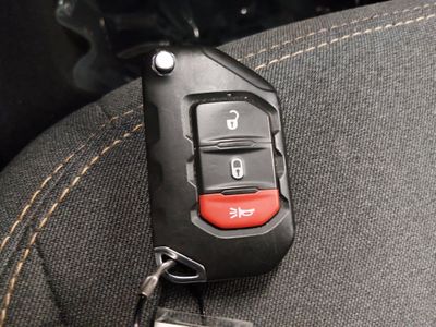 2025 Jeep Wrangler — photo 15 view