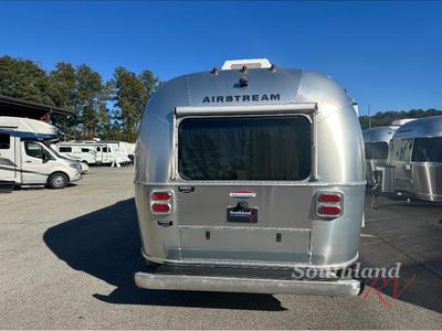 2017 Airstream International Serenity - Photo 4