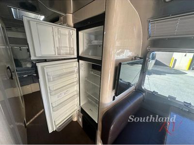 2017 Airstream International Serenity - Photo 13