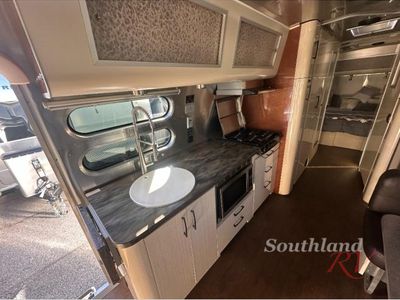 2017 Airstream International Serenity - Photo 10