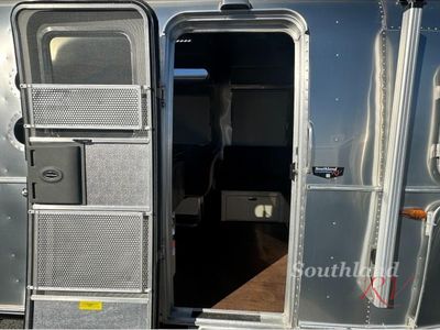 2017 Airstream International Serenity - Photo 6