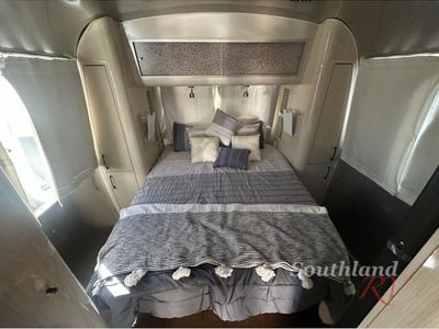 2017 Airstream International Serenity - Photo 14