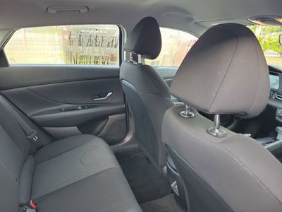 2025 Hyundai Elantra - Photo 28