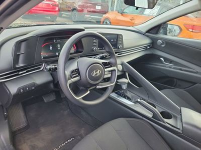 2025 Hyundai Elantra - Photo 11