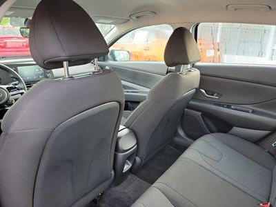 2025 Hyundai Elantra - Photo 25