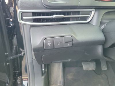 2025 Hyundai Elantra - Photo 14