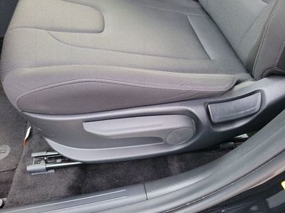 2025 Hyundai Elantra - Photo 13