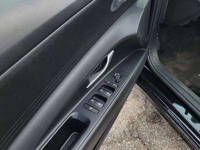 2025 Hyundai Elantra - Photo 10