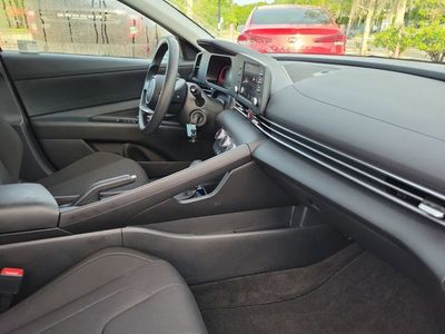 2025 Hyundai Elantra - Photo 31