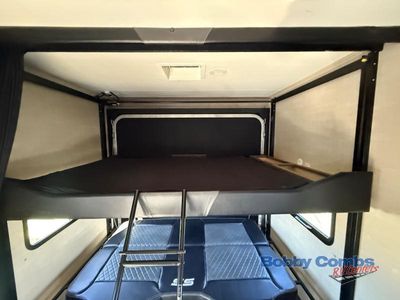 2019 Pacific Coachworks Sandsport - Photo 11