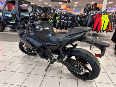 2026 Kawasaki Ninja 650 - Photo 3