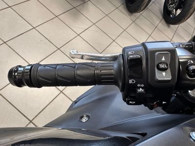 2026 Kawasaki Ninja 650 - Photo 6