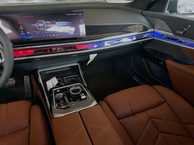 2026 BMW 7 Series — photo 18 view