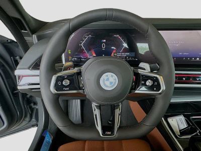 2026 BMW 7 Series — photo 8 view