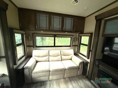 2018 Grand Design Solitude — photo 24 view