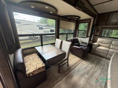 2018 Grand Design Solitude — photo 20 view