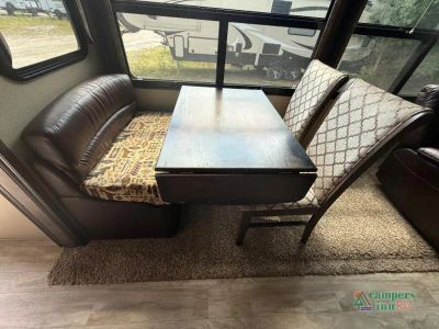 2018 Grand Design Solitude — photo 21 view