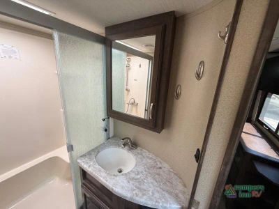 2018 Grand Design Solitude — photo 40 view