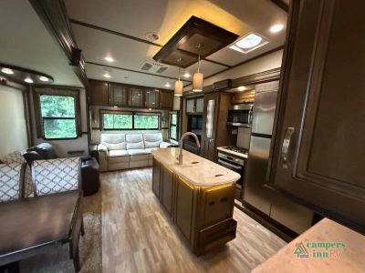 2018 Grand Design Solitude — photo 15 view