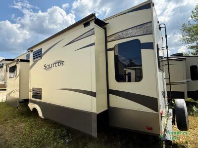 2018 Grand Design Solitude — photo 7 view